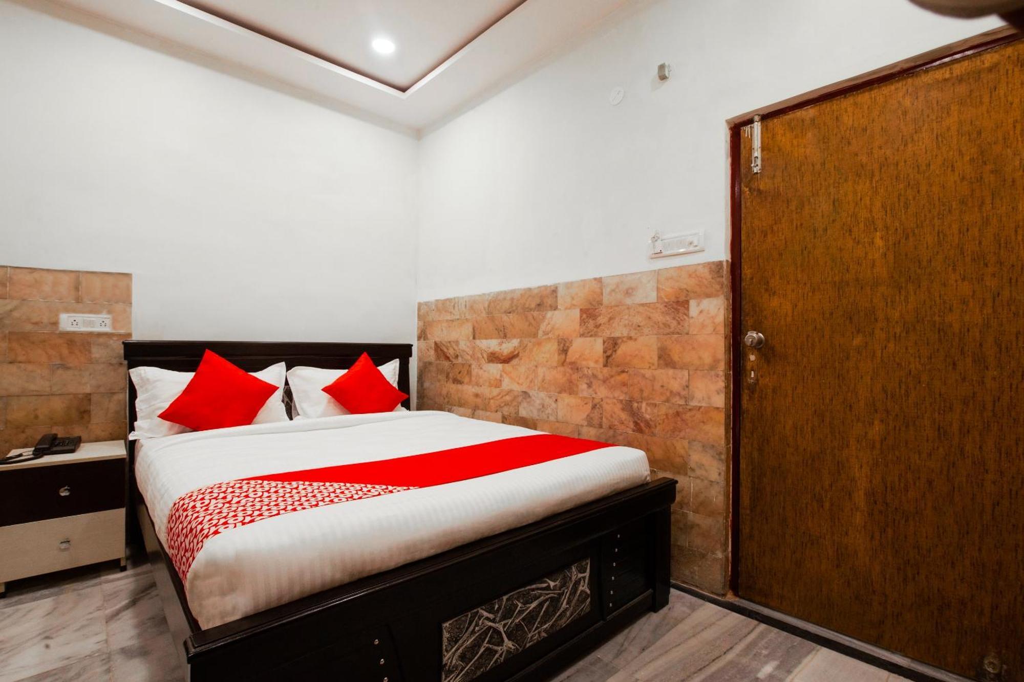 โอโย 22907 โฮเต็ล ฮอลิเดย์ Hotel Secunderabad ภายนอก รูปภาพ