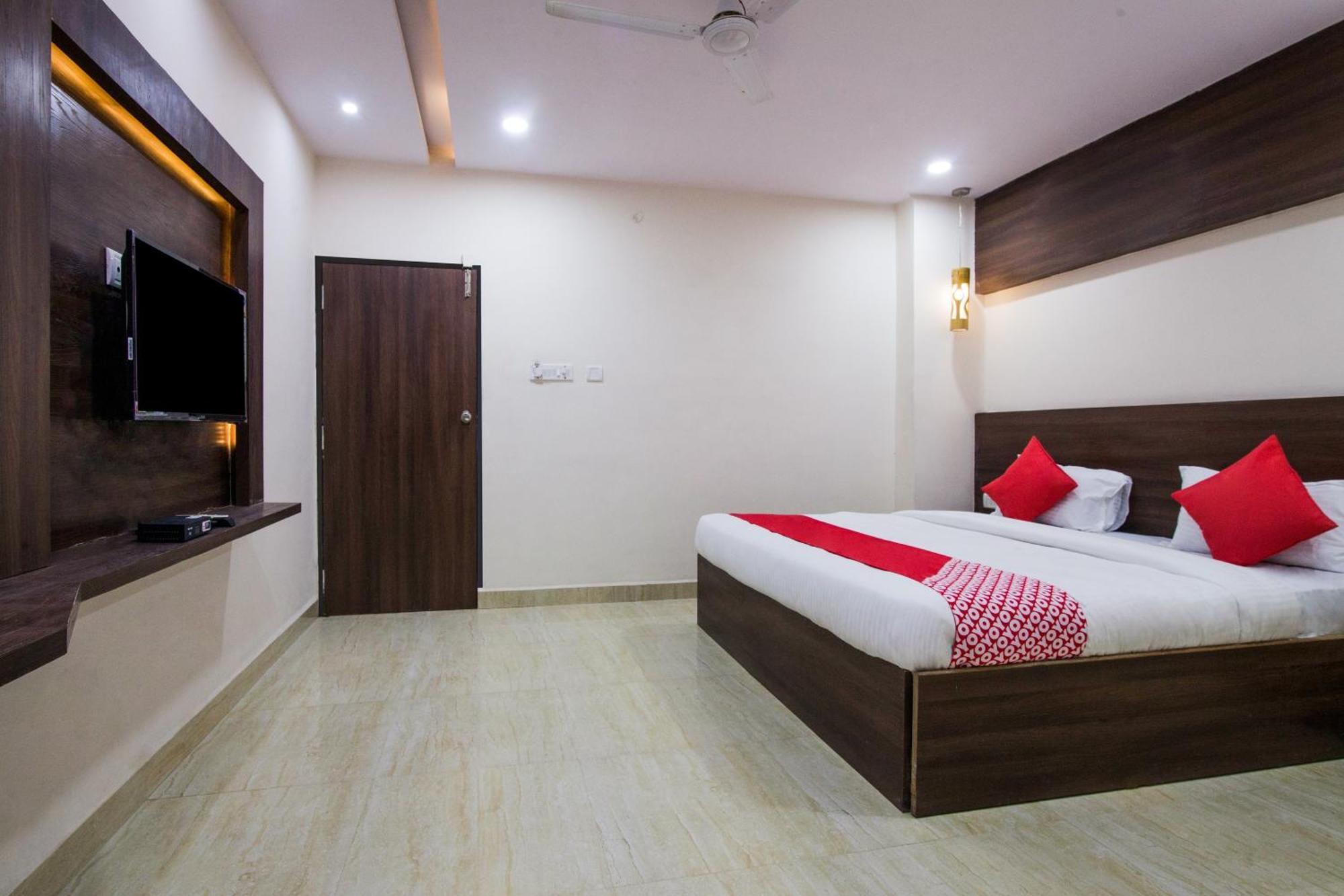 โอโย 22907 โฮเต็ล ฮอลิเดย์ Hotel Secunderabad ภายนอก รูปภาพ