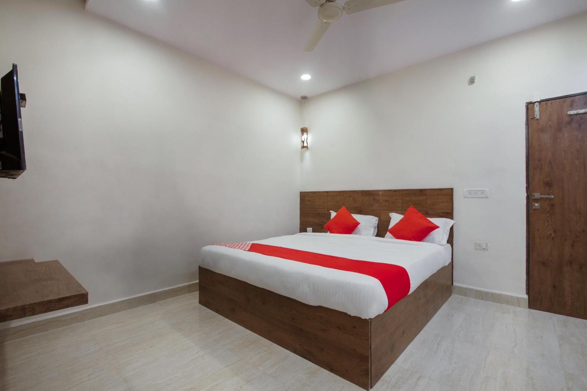 โอโย 22907 โฮเต็ล ฮอลิเดย์ Hotel Secunderabad ภายนอก รูปภาพ